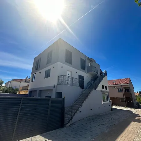 Apartment Ena
