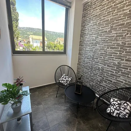 Apartment Ena *