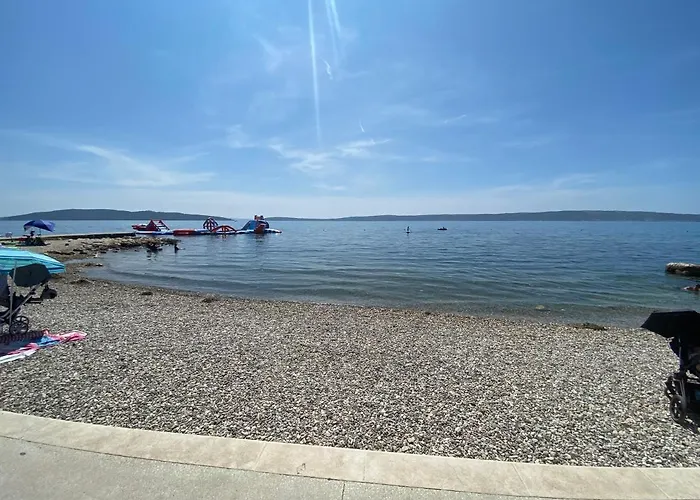 Ena * Kaštela